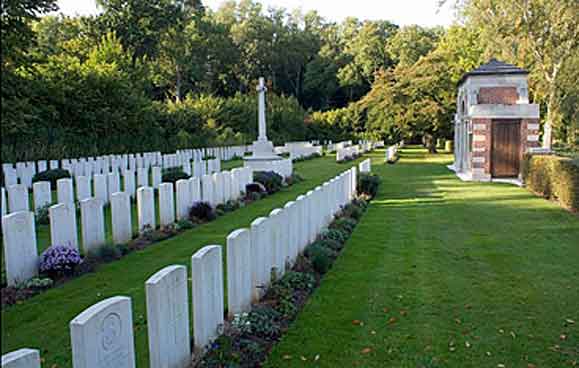 Aval Wood Military Cemetery